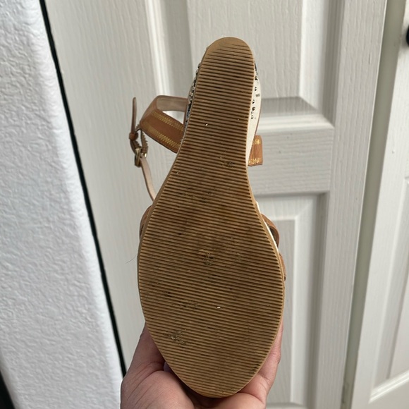 Coach - Picture 4 of 6